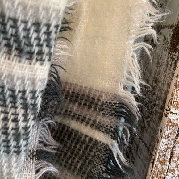 Blanket Scarf - Picture 2 of 3